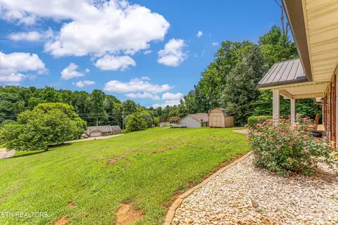 224 Old Clover Hill Rd, Maryville, TN 37803