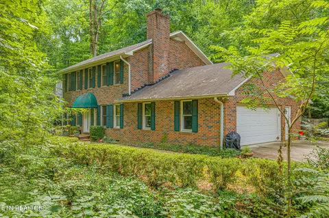 1130 W Outer Dr, Oak Ridge, TN 37830