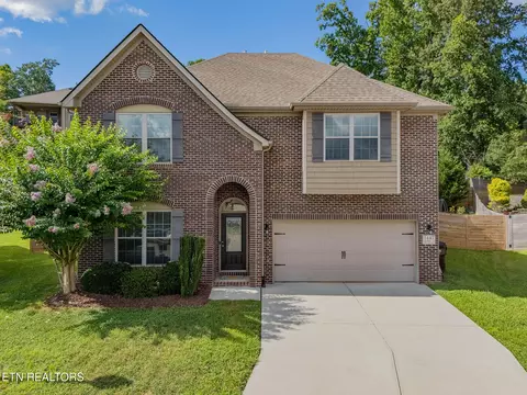 3447 Greentree Ln, Knoxville, TN 37931