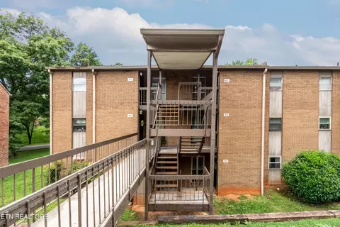 417 Canberra Dr #132, Knoxville, TN 37923