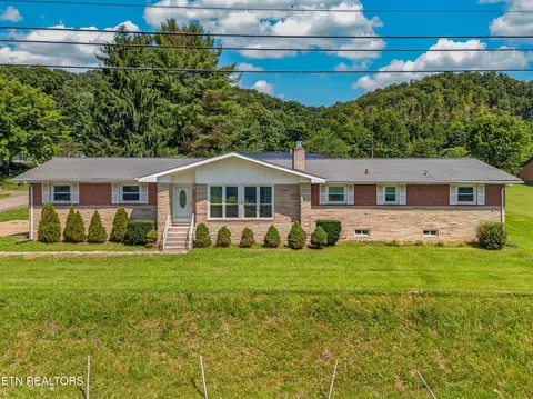 304 Russell Dr, Rogersville, TN 37857