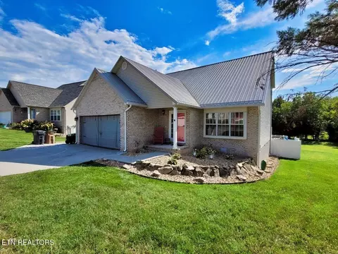 1217 Quiet Brook Ln, Knoxville, TN 37914