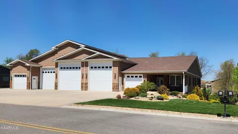 14 Red Oak Dr, Crossville, TN 38555