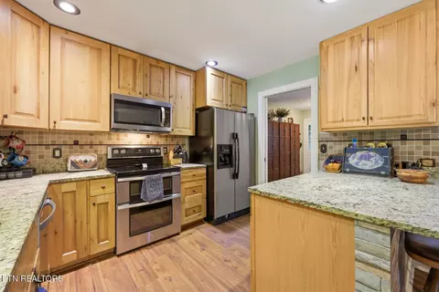 Kitchen - 450 Mountain John Loop, Townsend, TN 37882 photo 2 of 4