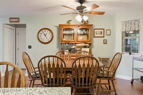 Dining - 450 Mountain John Loop, Townsend, TN 37882 photo 3 of 3