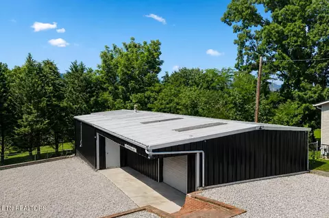 116 Blue Dr, La Follette, TN 37766