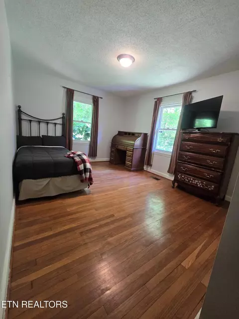Bedroom - 380 Vine Ave, Oneida, TN 37841 photo 4 of 7