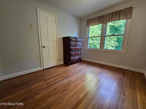 Bedroom - 380 Vine Ave, Oneida, TN 37841 photo 5 of 7