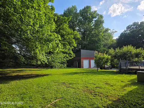 Exterior - 380 Vine Ave, Oneida, TN 37841 photo 5 of 6