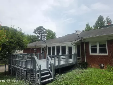 Exterior - 380 Vine Ave, Oneida, TN 37841 photo 3 of 6