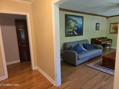 Entry Way - 380 Vine Ave, Oneida, TN 37841 photo 2 of 2