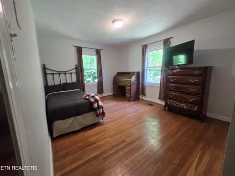 Bedroom - 380 Vine Ave, Oneida, TN 37841 photo 3 of 7