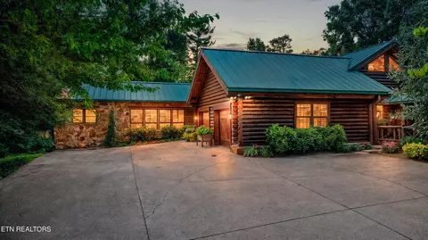 Exterior - 524 Laurel Rd, Townsend, TN 37882 photo 2 of 22