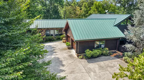 Exterior - 524 Laurel Rd, Townsend, TN 37882 photo 11 of 22