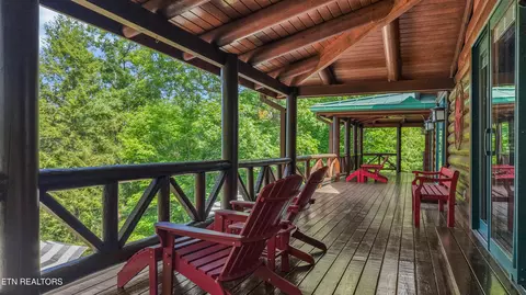 Exterior - 524 Laurel Rd, Townsend, TN 37882 photo 5 of 22
