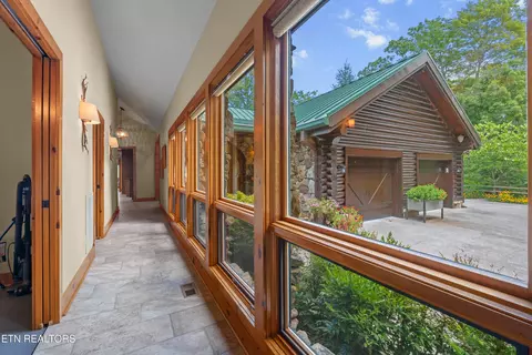 Entry Way - 524 Laurel Rd, Townsend, TN 37882 photo 3 of 3