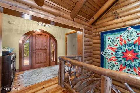 Entry Way - 524 Laurel Rd, Townsend, TN 37882 photo 1 of 3