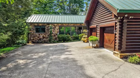 Exterior - 524 Laurel Rd, Townsend, TN 37882 photo 12 of 22