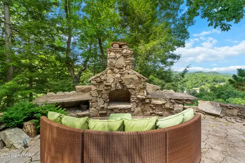 Exterior - 524 Laurel Rd, Townsend, TN 37882 photo 17 of 22