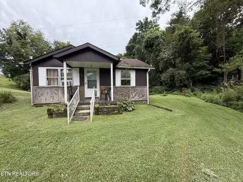 1610 Balls Chapel Rd, Rose Hill, VA 24281
