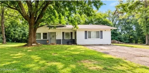 1612 Bradshaw Garden Rd, Knoxville, TN 37912