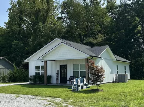 254 Hemlock Springs Dr, Helenwood, TN 37755