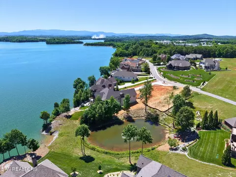 113 Breakers Dr, Vonore, TN 37885 photo 9