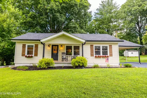 412 Dogwood Dr, Maryville, TN 37804