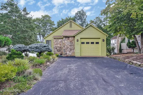50 Hickory Cove Ln, Crossville, TN 38558