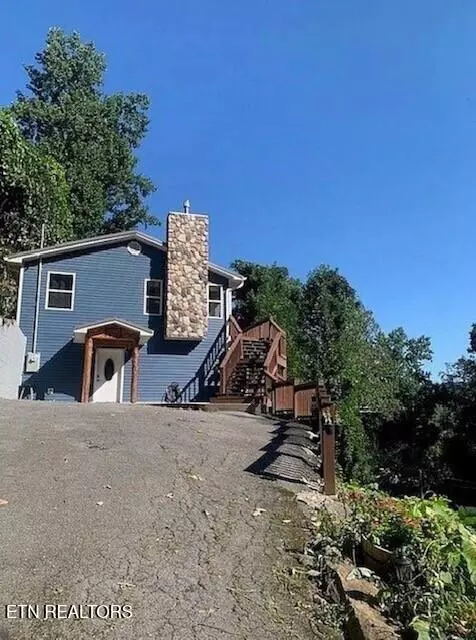 230 Silverbell Ln, Gatlinburg, TN 37738
