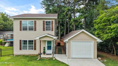 2147 Big Springs Rd, Maryville, TN 37801