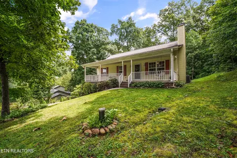 945 Frontier Cir, Friendsville, TN 37737