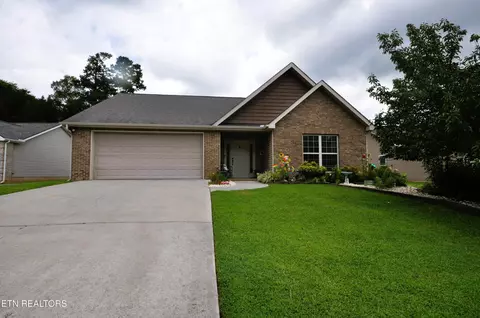 6880 Harvest Grove Ln, Knoxville, TN 37918