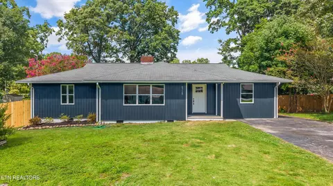 5728 Kentwood Rd, Knoxville, TN 37912