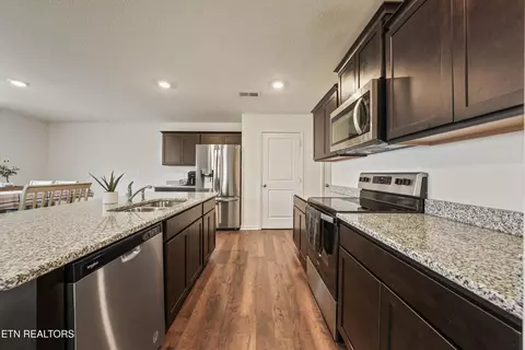 Kitchen - 211 Belle Ct, Talbott, TN 37877 photo 3 of 4