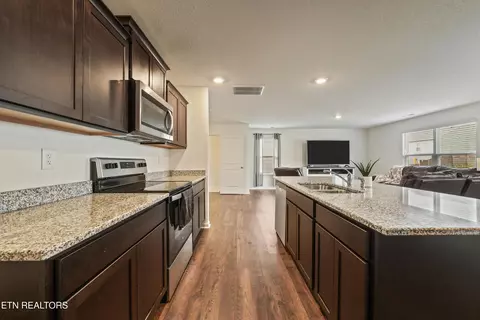 Kitchen - 211 Belle Ct, Talbott, TN 37877 photo 2 of 4