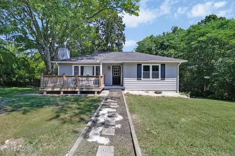 618 E Ridgecrest Dr, Kingston, TN 37763