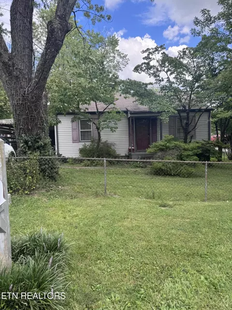 2318 Boxwood Ln, Knoxville, TN 37917