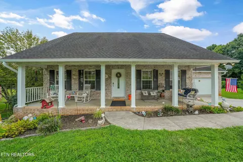 225 Hillsborough Ln, Lenoir City, TN 37772