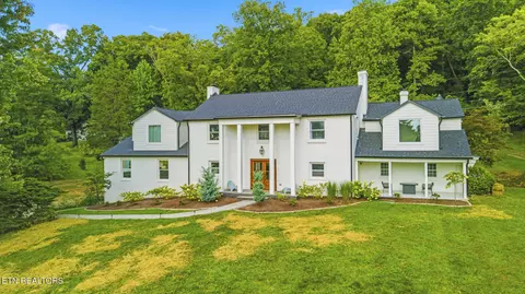 2704 Lakewood Ln, Knoxville, TN 37921