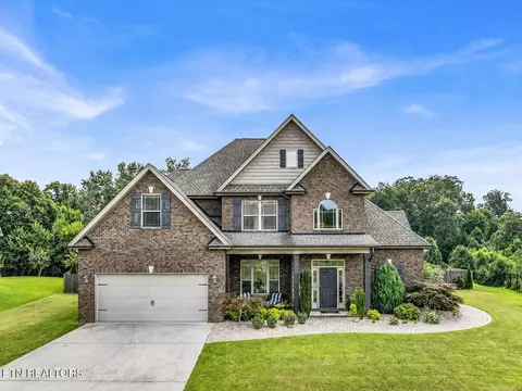 980 Biscayne Dr, Lenoir City, TN 37771