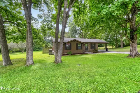 115 Washington Ave, Etowah, TN 37331