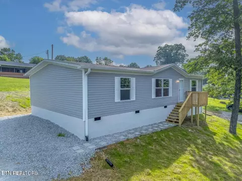 1826 Loop Rd, La Follette, TN 37766