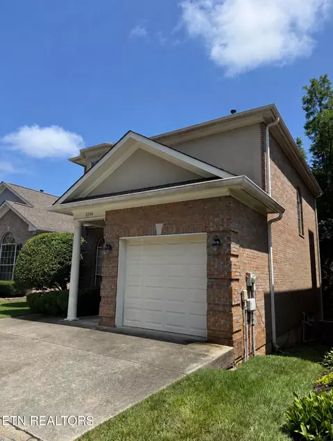 8844 Lennox View Way, Knoxville, TN 37923
