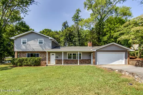 107 Bermuda Rd, Oak Ridge, TN 37830