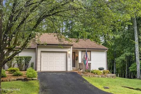 367 Lake Catherine Cir, Crossville, TN 38558