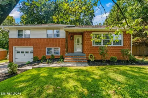 3207 Hazelwood Rd, Knoxville, TN 37921