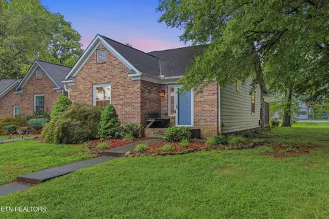 612 Idlewood Ln #. D, Knoxville, TN 37923