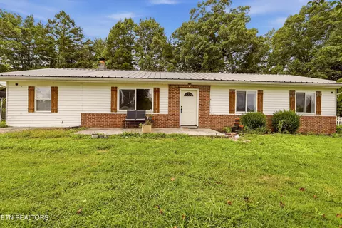 1563 Riggs Chapel Rd, Harriman, TN 37748