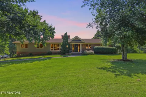 2127 Southwood Dr, Maryville, TN 37803
